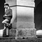 Poznaj odwieczne zasady stylu! Dowiedz się, jak wykorzystać techniki stylistyczne i uniwersalne zasady mody, by zawsze wyglądać elegancko.